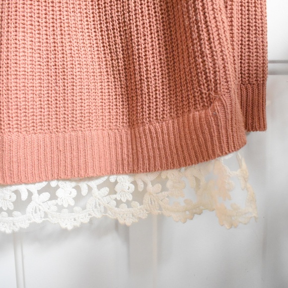 Multi-layered Sweater Dress - Picture 3 of 3